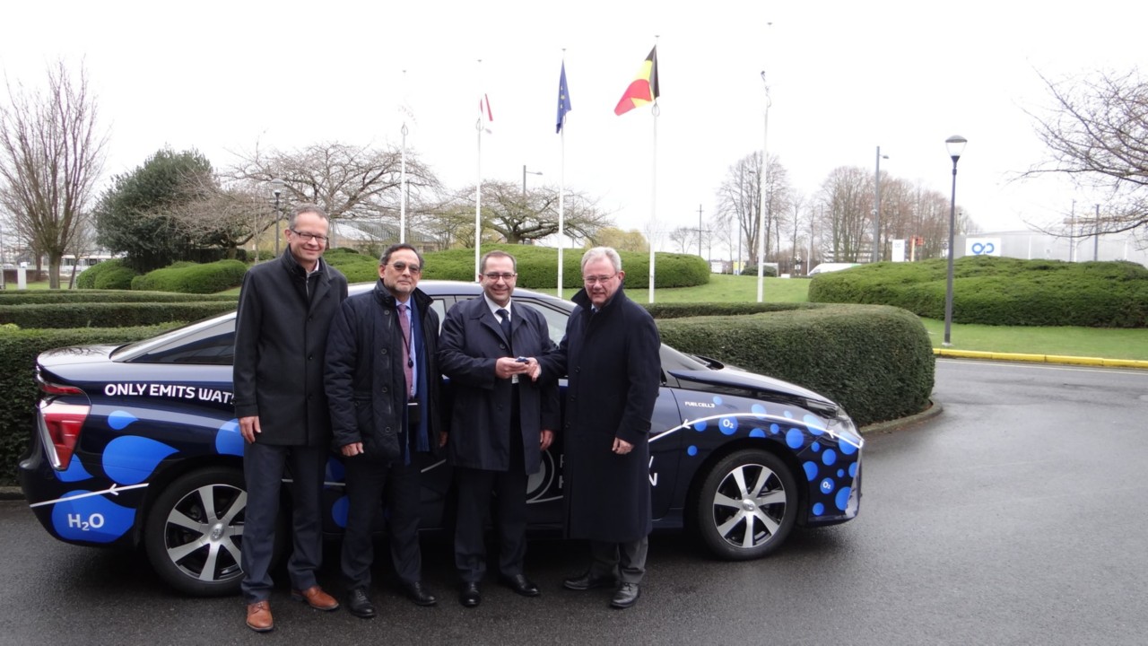 Europski parlament testira Toyotu Mirai