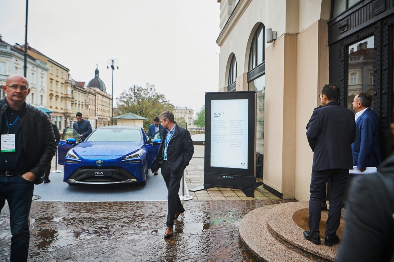 toyota mirai